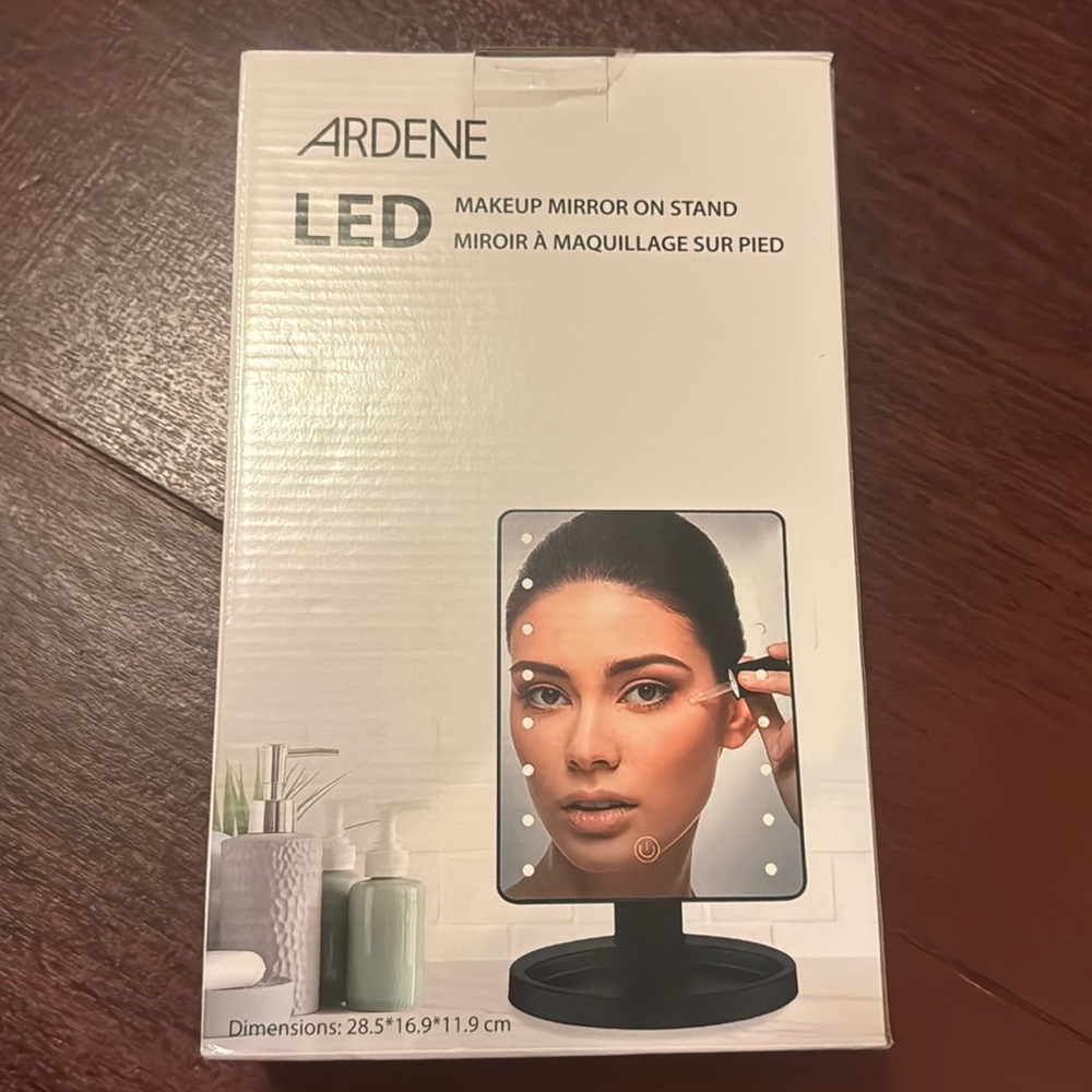 Ardene Makeup stand